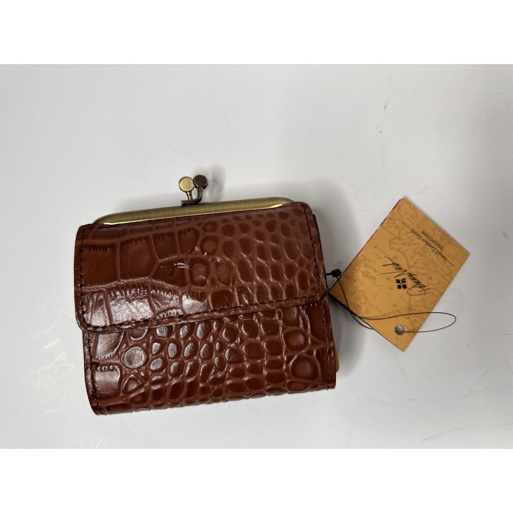 Patricia Nash Astor Wallet Womens British Tan Croc Embossed Leather P836311